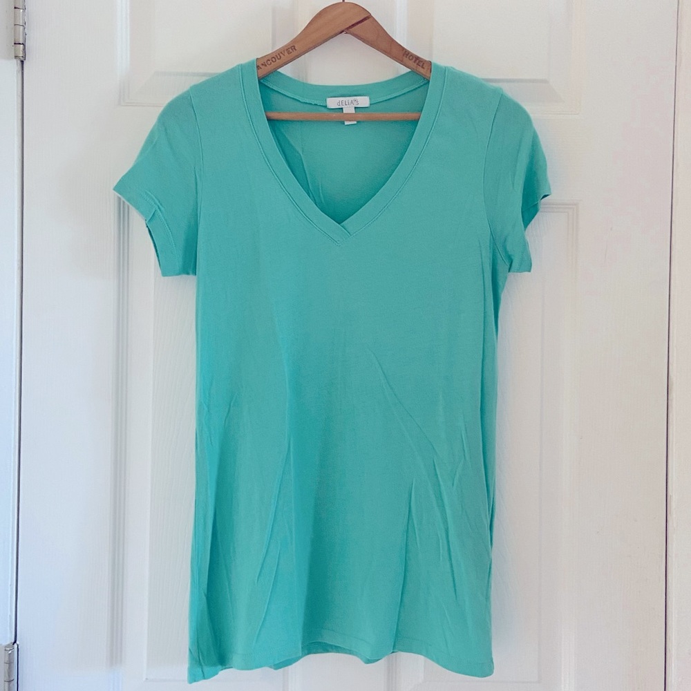 Vintage dELiA*s Short Sleeve V Neck